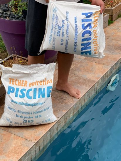 Sac de sel pour piscine 20 Kg   - Shopping et Courses en ligne,  livrés à domicile ou au bureau, 7j/7 à la Réunion