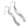 Image de Boucles d'oreilles pendantes en argent et nacre - ONDE